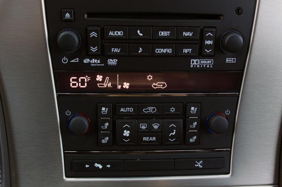  Cadillac Escalade Platinum Hybrid 2011 года  (фото 24 из 60)